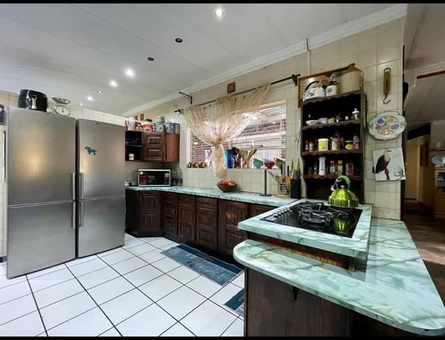 4 BEDROOM HOUSE FOR SALE IN THREE RIVERS EAST